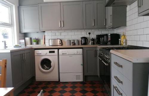 Chester 4 Bedroom House, Contractors & Leisure by Rework Accommodation - Photo 19