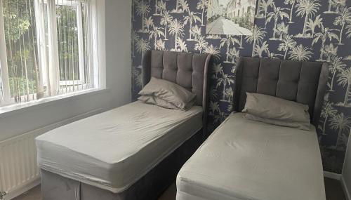 4 Bedroom House - Sleeps 6 - Garden Bbq Parking - Foto 1