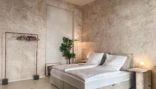 Loft-style design apartment in the heart of Berlin - Photo 4, wardrobe