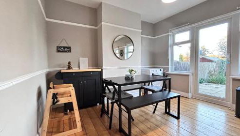 Fully Furnished New Malden 3BDR Home with Parking Washer Dryer and Garden near Kingston - Foto 2