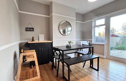 Fully Furnished New Malden 3BDR Home with Parking Washer Dryer and Garden near Kingston - Foto 2