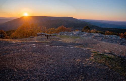 Nebo's Foot, Hiking and Biking Escape with Game Shed - Foto 7