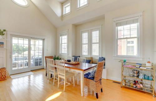 Spacious Avalon Beach House - 2 Blocks to Water! - Foto 6