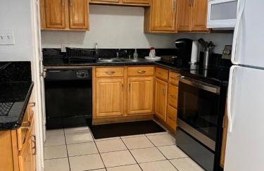 Lovely 1bed,1bath condo with free parking - Photo 3