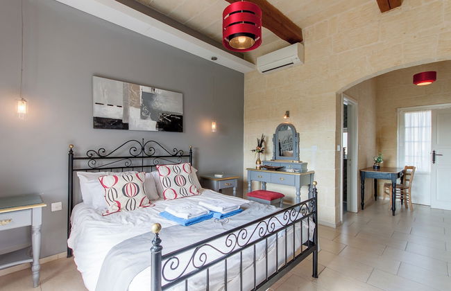 Twilight Gozitan Farmhouse With Pool - Foto 9