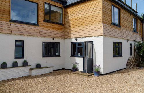 Stunning 5BR Home With Pool - 5 min to Beach - Foto 124