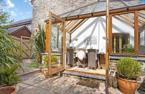 Toffee Apple - Photo 25