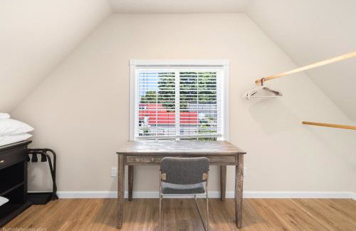 CDA Getaway! King Beds, Gear Storage, RV & Trailer Parking, 1 Mile to the Lake! - Foto 14