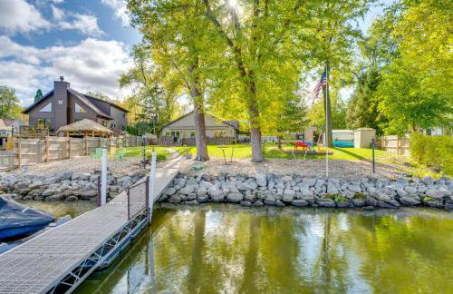 Boat Dock and Backyard Rock River Retreat - Foto 36