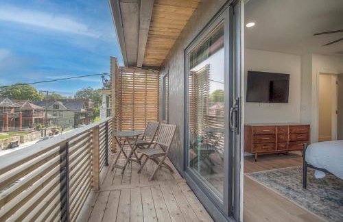 Sunflower Suite Modern Loft with Skyline Views - Foto 9