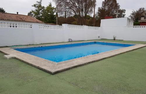 Chalet independiente en zona residencial rural con piscina privada - Foto 15