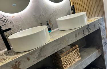 Stunning Town Center Cottage with hot tub - Foto 18