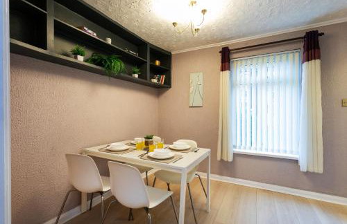 Woodhouse Stays for Contractor and Family Stay, Free Parking, Fast WiFi - Foto 68