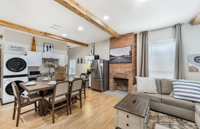 Stockyards- 4min Pet Friendly 3BR Luxe Gem - Foto 18