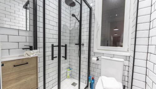 Confortable apartamento con parking en Bilbao - Foto 3, Shower