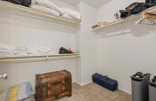 The Explorer! Extra Game Room, Fire pit Sleeps 10! - Foto 25