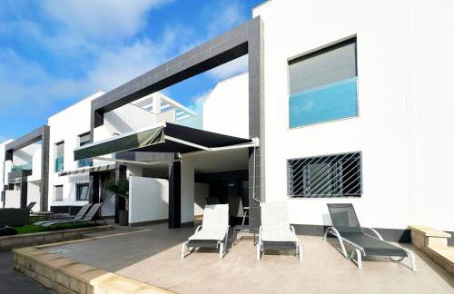 Oasis Beach nice ground floor bungalow overlooking the pool and garden - Foto 32