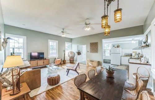 Old School Charm | Sleeps 6 - Foto 30