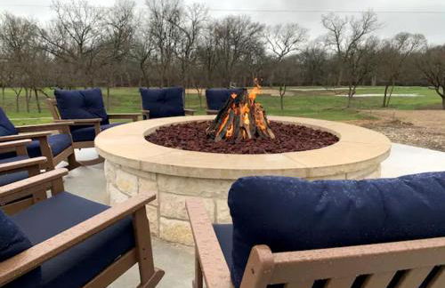 Modern Tiny House Rental Perfect for Glamping near Austin - Foto 9