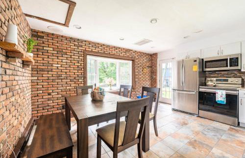 Bethel Woods Retreat - wPool, Hot Tub & Arcade! - Foto 15