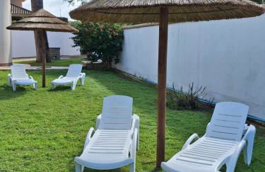 Moderno y amplio chalet, con piscina privada - Foto 57