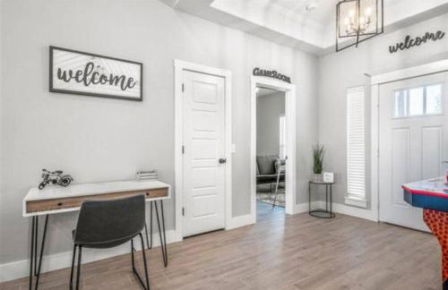 Just Like Home #6: Norman: It's Game Time (campus) - Foto 62