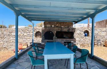 Olive House - Photo 16