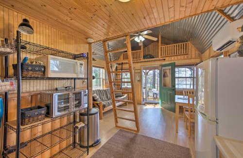 Lakefront Cabin with 2 Lofts, Boats on 4 Acres - Foto 13