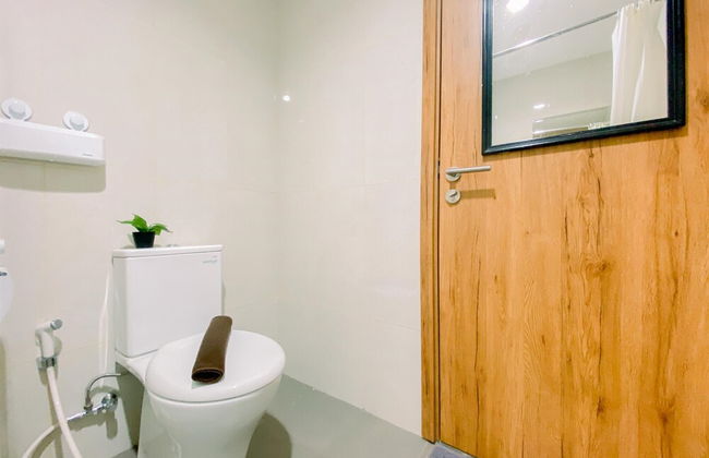 Cozy Living Studio at LRT City Jatibening Apartment - Foto 9