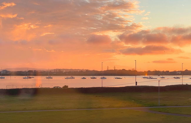 Zen Garden Cottage - Sleeps 2 - Patio & Parking - Foto 11