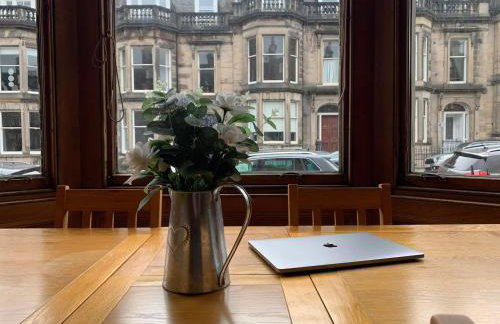 JOIVY Adorable 1 Bed Flat Near West End - Photo 25