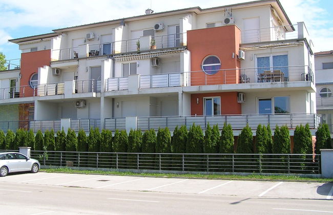 Gréta Wellness Apartmanok - Szt László u - Foto 24