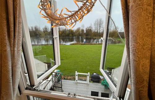 Luxury Kingfisher Lodge, Isis Lake, within the Cotswold Waterpark - Foto 18