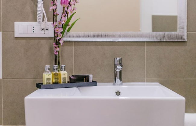 Bloom Apartment by La Griffe - Photo 22