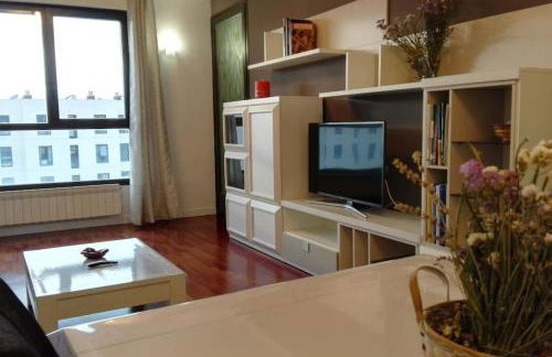 Grande, luminoso y con garage, 3 dormitorios en el camino de Santiago - Foto 10