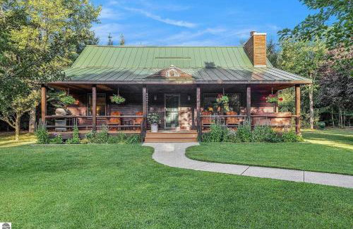 Majestic Escapes Hot Tub Firepit Deck Large Yard - Foto 26