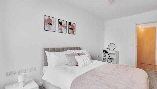 Modern 2-bed Apartment in Stratford - Foto 3, Camera