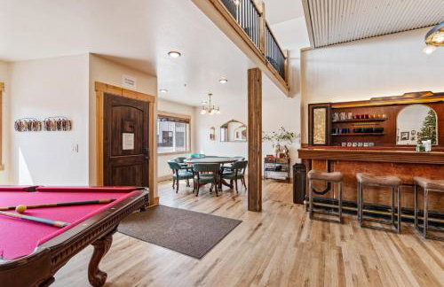 Historic Yellowstone Saloon - Foto 59