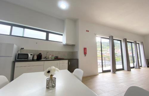 Machico flat center near beach w parking - Foto 17