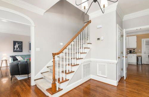 HotTub, FirePit, Basketball, 15 Min To Sedgefield - Photo 15