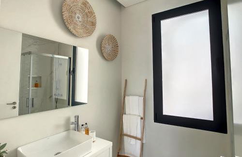 Noah - Private Sunset Hideaway by LovelyStay - Photo 25