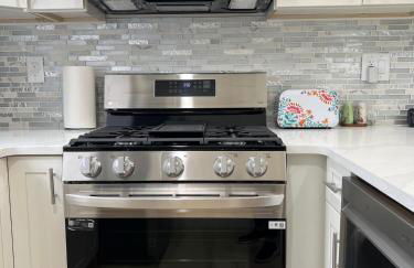 Modern 2BR and Office Near NYC With Parking - Sleeps 6 - Foto 12