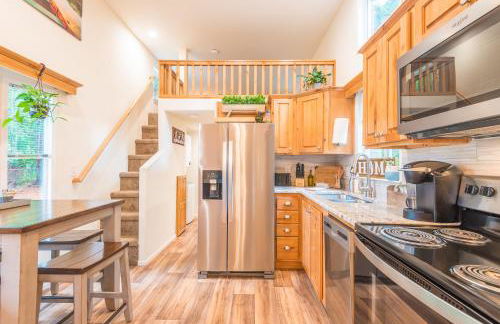 Trout Corner wooded tiny home - Foto 12