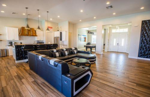 3400 SqFt House W/40Ft Heated Pool/Spa- Strip View - Photo 53