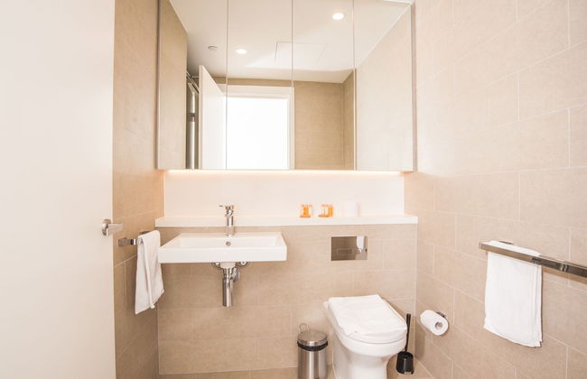 Luxury 2bed2bath APT @opaltower +view - Photo 25