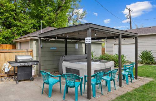 Bo360 Cheerful Home with private HOT TUB - Foto 31