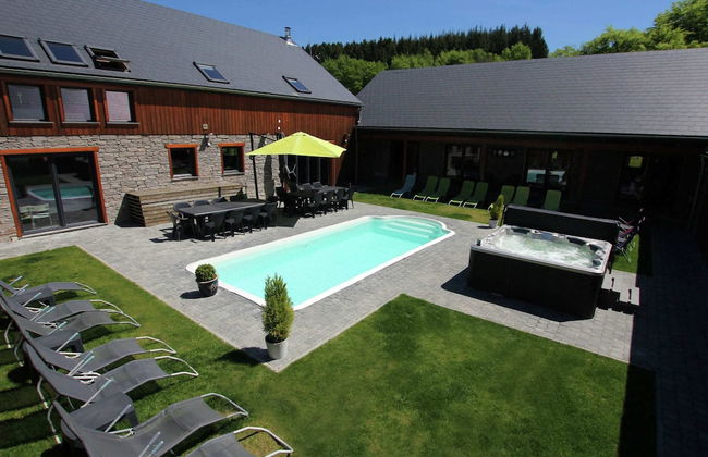 Villa With Heated Outdoor Pool and Sauna - Photo 34