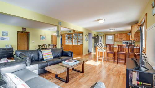 Delton Lake House with Boat Dock Fish, Swim and More! - Foto 2