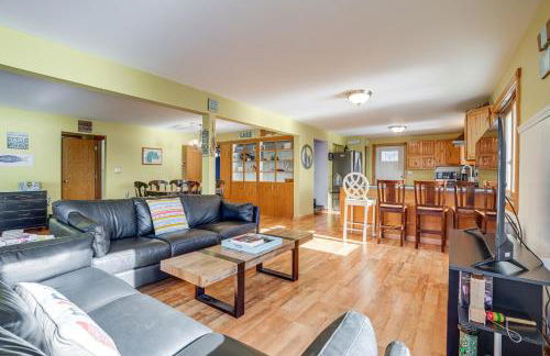 Delton Lake House with Boat Dock Fish, Swim and More! - Foto 2