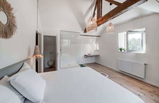 Castle in Ferrieres With Pond Garden - Photo 7